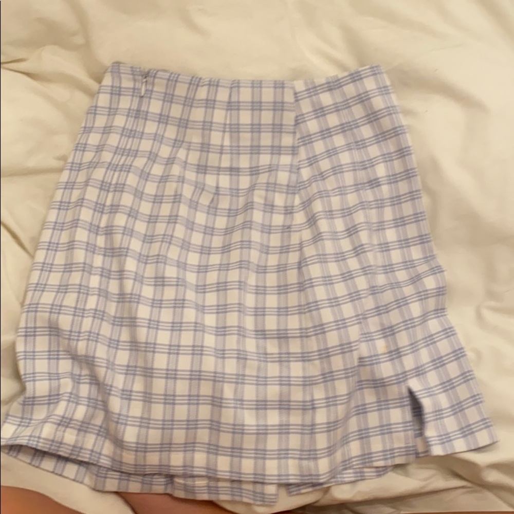 Brandy melville skirt (never worn)